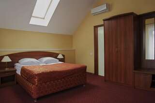 Гостиница Villa Classic Самара Улучшенный двухместный номер с 1 кроватью-3